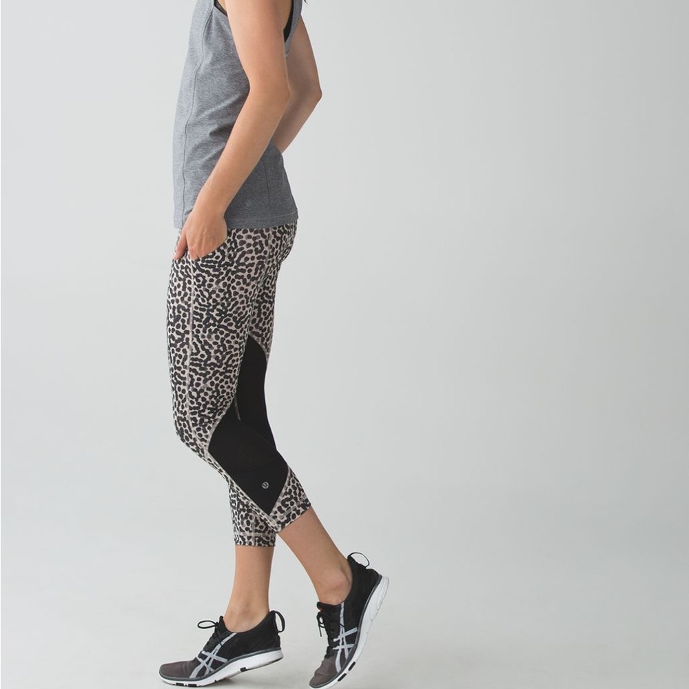 Lululemon leopard print lace rival crop legging